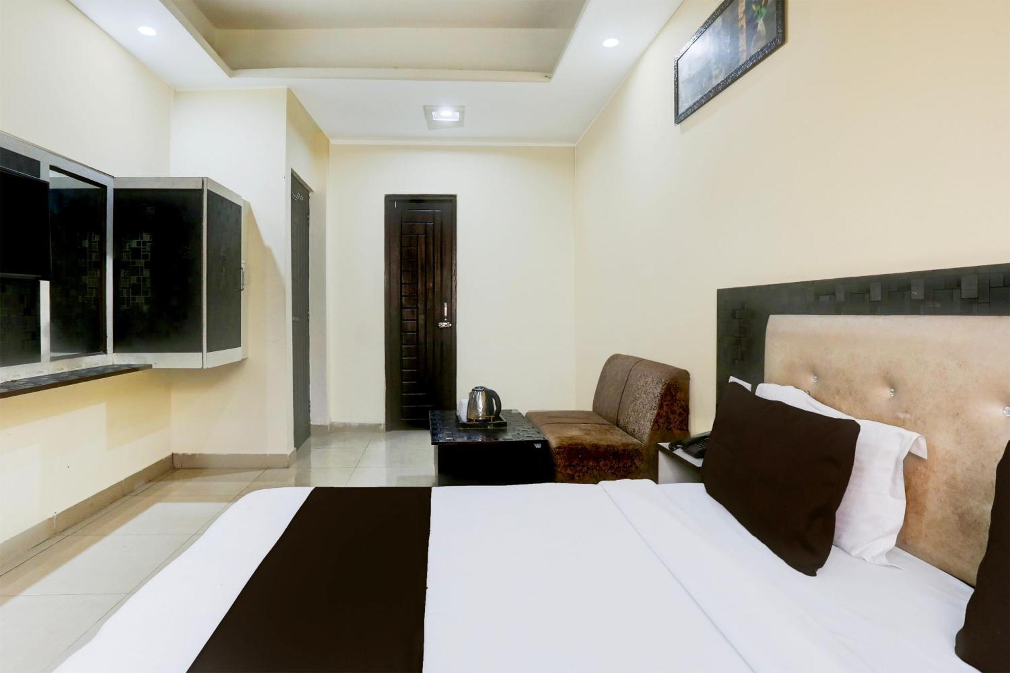 Super Hotel O Indira Enclave Haridwar Raiwala Buitenkant foto